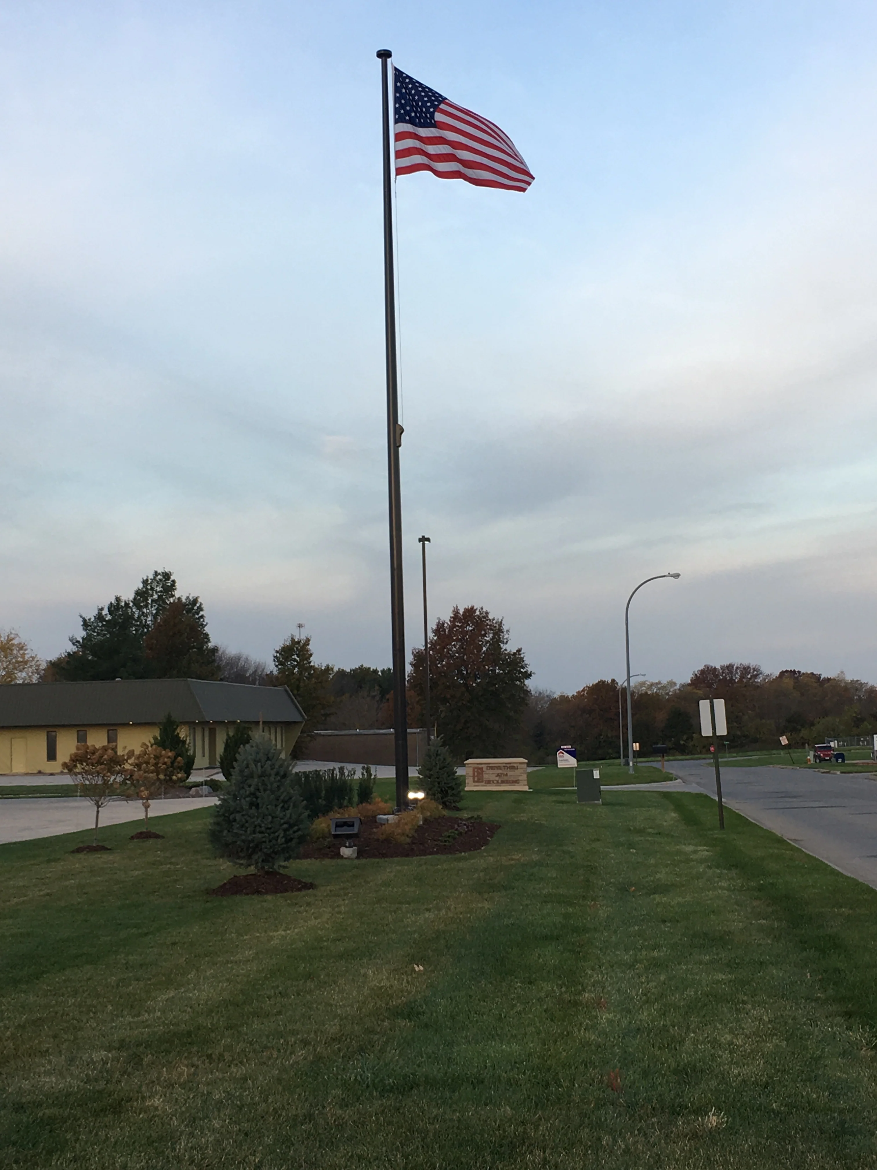 Automatic Aluminum Flagpole - Image 3