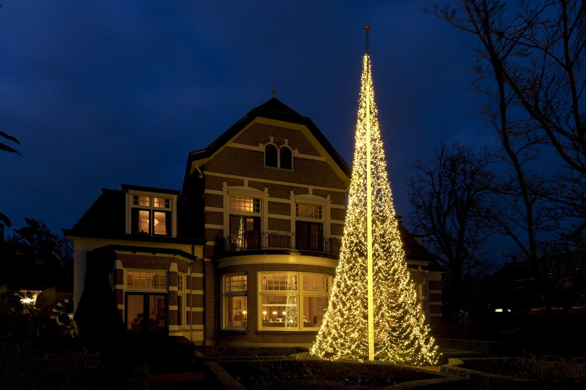Fairybell Flagpole Christmas Tree Lights - Image 17