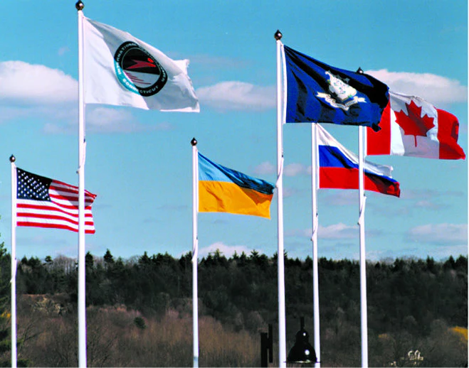 Flagmore™ Fiberglass Flagpole - Internal Rope Winch - 20 Year Warranty | Made in USA - Image 3