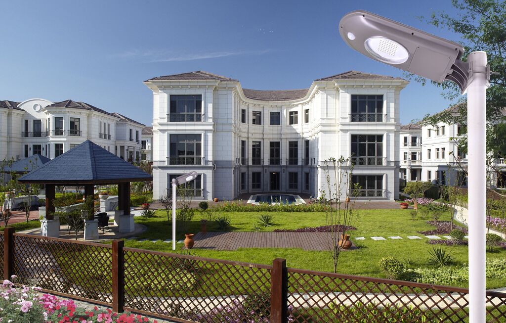 Solar Security Street Light / Garden Light - 8 WATTS - Image 4