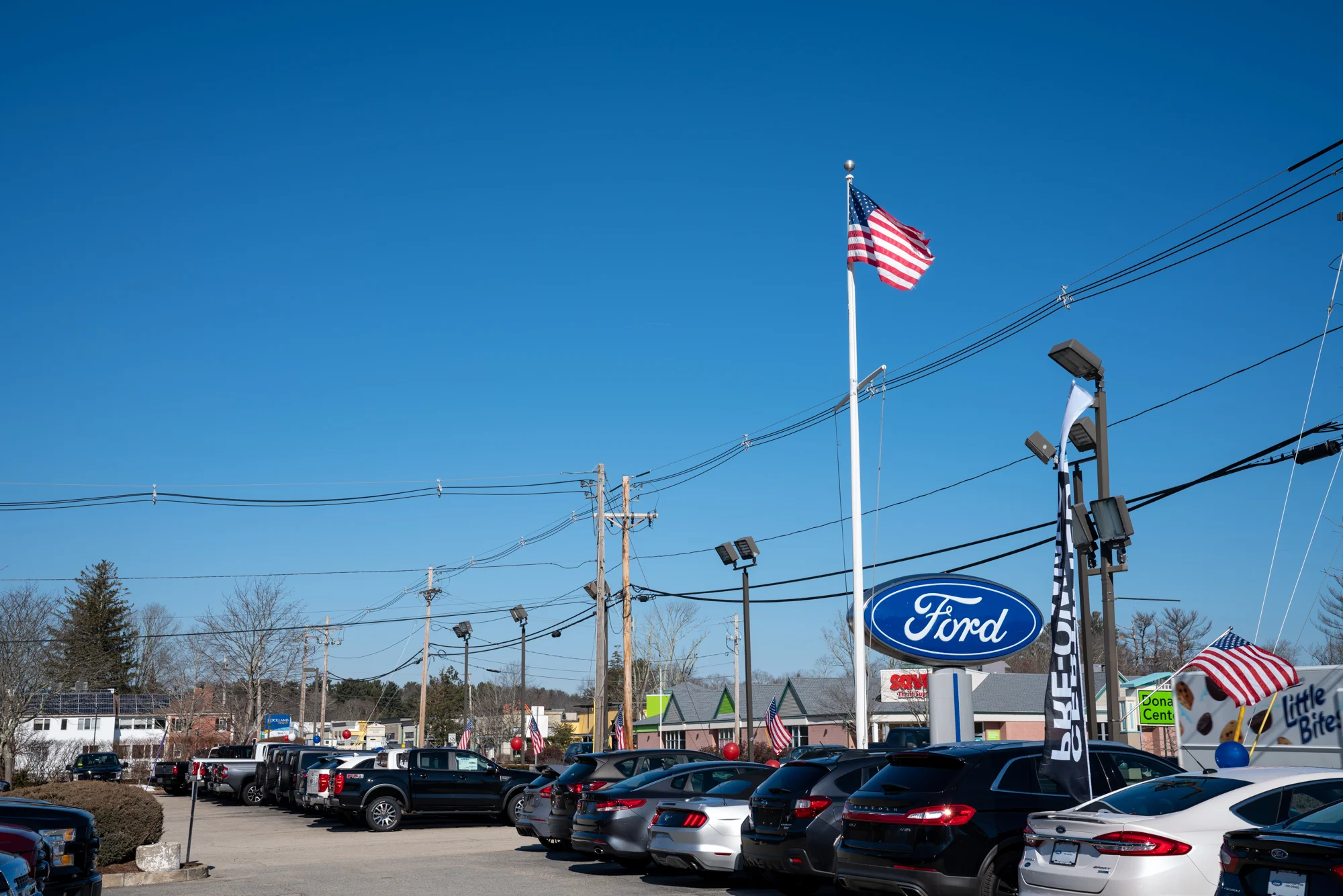 Zeus™ Poseidon Handcrafted Fiberglass Flagpole with Yardarm | Lifetime Warranty | Made in USA - Image 3