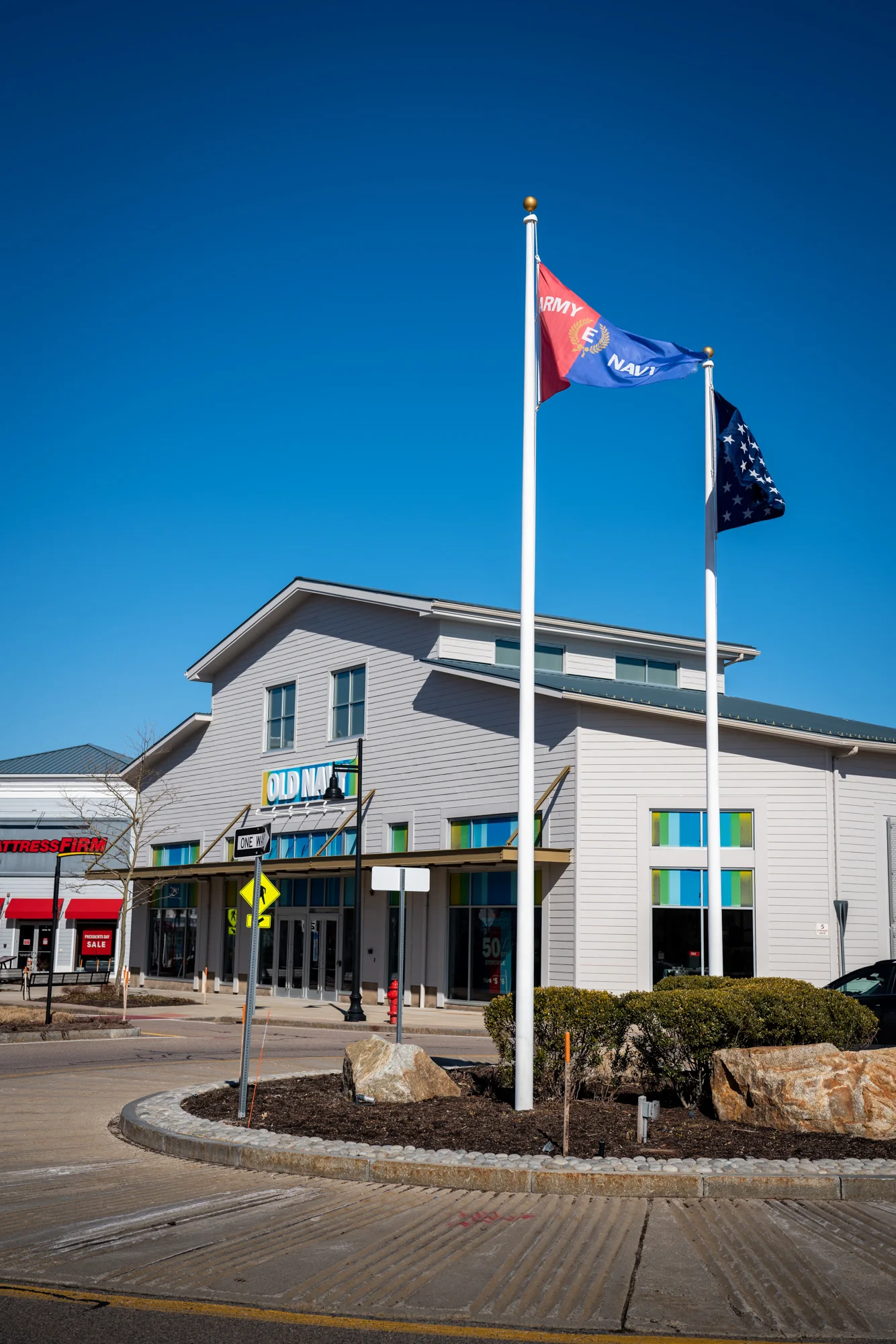Zeus™ Handcrafted Fiberglass Flagpole with External Rope | Lifetime Warranty | Made in USA - Image 8
